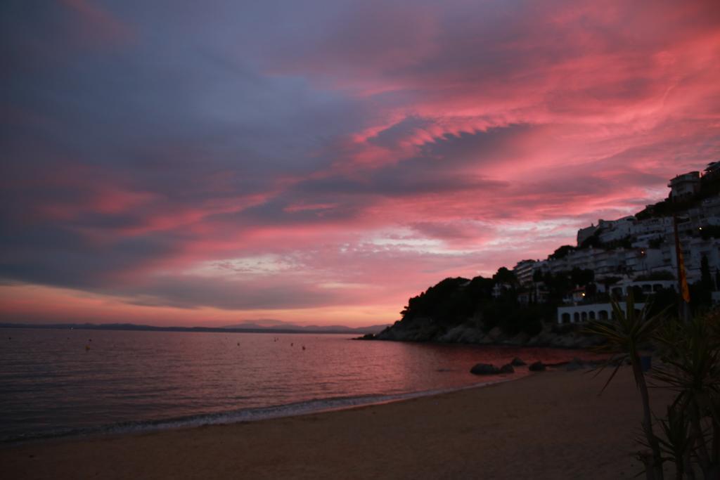 Canyelles Platja Roses Exterior foto